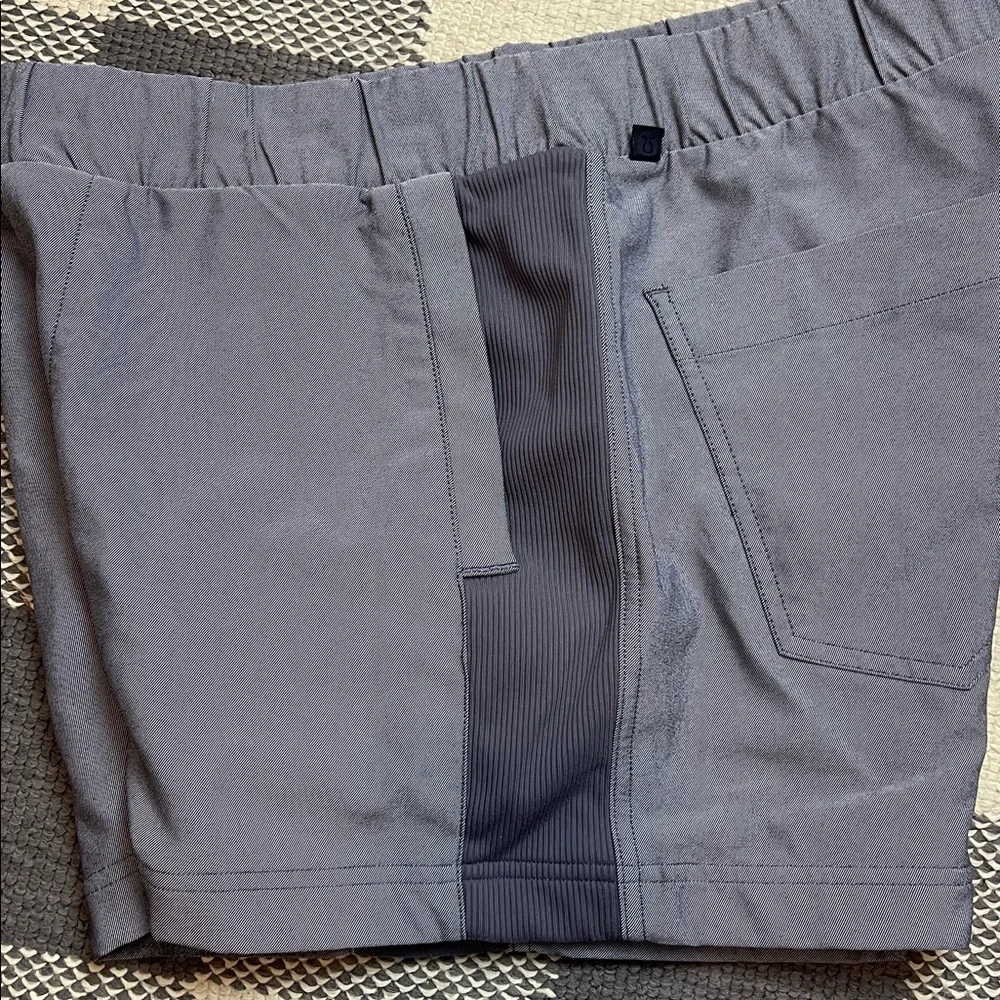 Lululemon Grey pull on shorts 8